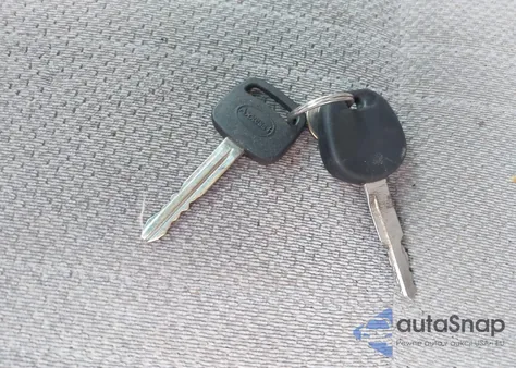 2000 Toyota Tundra Sr5 V8 from USA, damaged, VIN 5TBBT4411YS092876